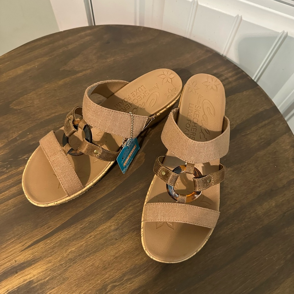 NWT Skechers BEVERLEE Sail Away, Size 11